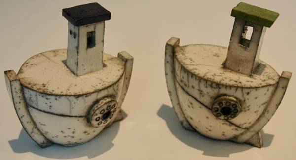 - a Ceramic by Rob Whelpton, measuring 11 x 9 cm (H x W) £75
